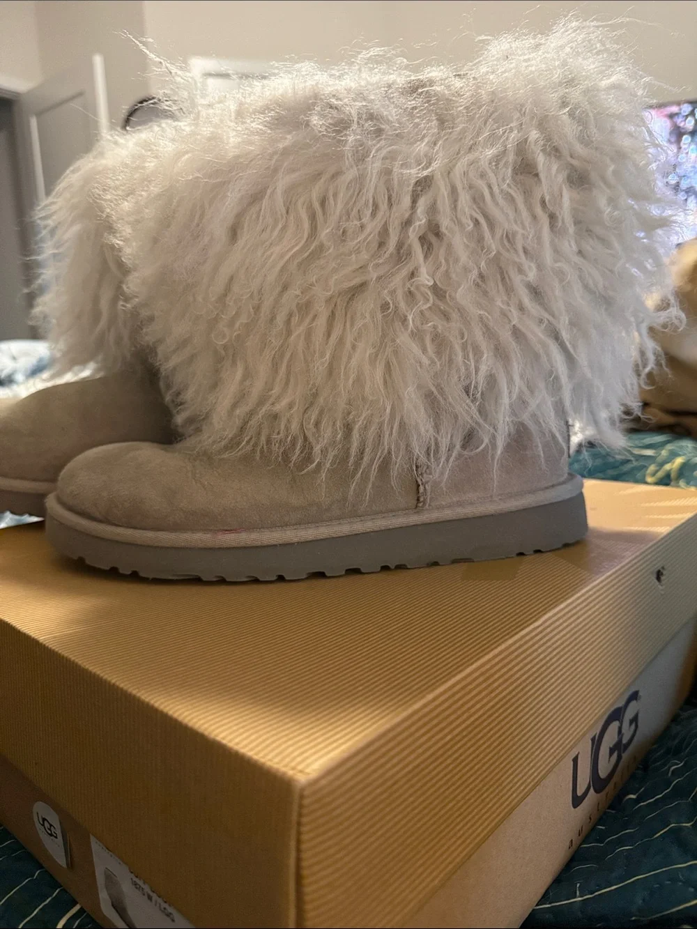 UGG Women's Sheepskin Fur Cuff Ankle Boots in Light Gray